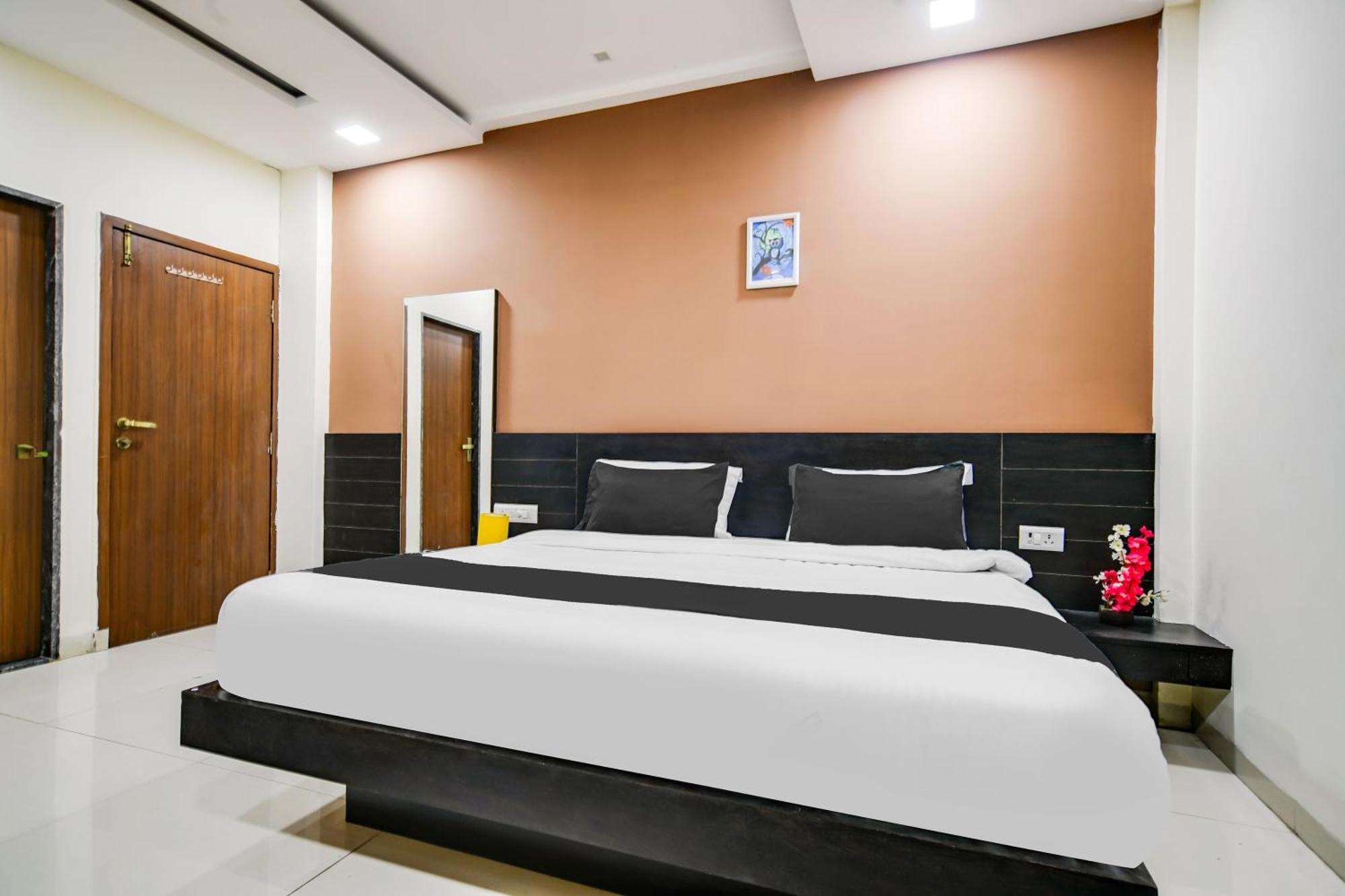 Super Collection O Indore Near Omax City 1 Kanadiya Extérieur photo